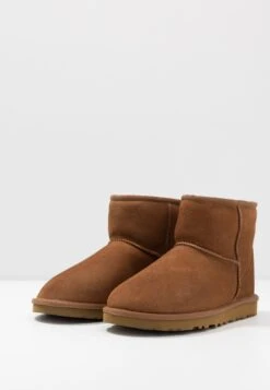 Ugg Classic Mini - Korte Laarzen - Chestnut 8 Ugg Classic Mini - Korte Laarzen - Chestnut -Mode Schoenenwinkel 151990fe780645c5a063fcd647f3773d