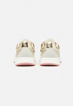 Friboo Sneakers Laag - Gold -Mode Schoenenwinkel 161f9ca9bb3c497d98ffb037d3faae9b