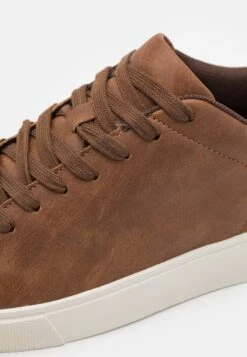 Pier One Unisex - Sneakers Laag - Cognac -Mode Schoenenwinkel 1ede9a8d3f614add9e57eb38fcd5178b