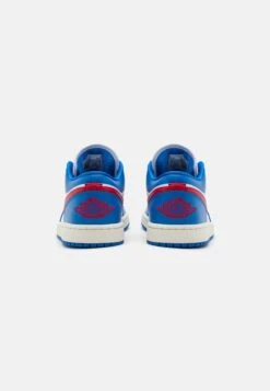 Air Jordan 1- Sneakers Laag - Sport Blue/Gym Red/White/Sail 11 Air Jordan 1- Sneakers Laag - Sport Blue/Gym Red/White/Sail -Mode Schoenenwinkel 1f59894c71474b9fa44ccabfb4b58134