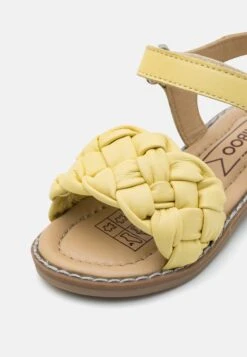 Friboo Leather - Sandalen - Light Yellow -Mode Schoenenwinkel 21049a8508c54ab7a4dae975d25f574f
