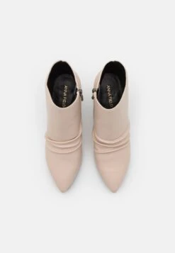 Anna Field Korte Laarzen - Beige -Mode Schoenenwinkel 24d56426afbf4c7aab266a44ce48f8cc