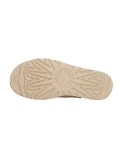 Ugg Classic Ultra Mini - Korte Laarzen - Sand -Mode Schoenenwinkel 26428b7a09b1479f9dd82fc4f194c202