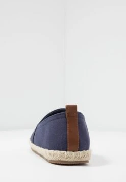 Pier One Rena Espadrille Unisex - Espadrilles - Dark Blue 12 Pier One Rena Espadrille Unisex - Espadrilles - Dark Blue -Mode Schoenenwinkel 2c00e9d984504d77b812e8ffd7e16bdf