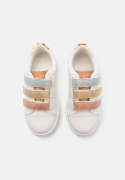 Friboo Sneakers Laag - White -Mode Schoenenwinkel 2da0caeb507d4414b4523dc4659b9a0f