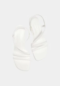 PULL & BEAR Absatz Mit Gekreuzten Riemen - Sandalen - White -Mode Schoenenwinkel 305a1c9e81c04cc9869bb8f76d0da0d9