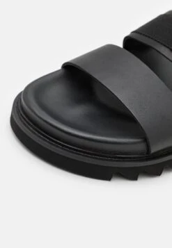 YOURTURN Unisex - Sandalen - Black 11 YOURTURN Unisex - Sandalen - Black -Mode Schoenenwinkel 3072e5cab4ef4153b3cfbe3a9d4f4078