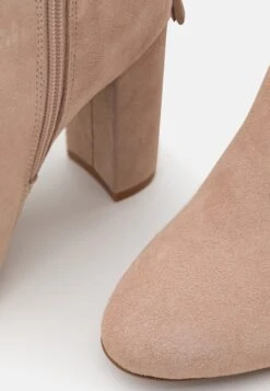 Leather - Laarzen Met Hoge Hak - Beige -Mode Schoenenwinkel 46cb7ba4b24644c79690a3cae899d54e