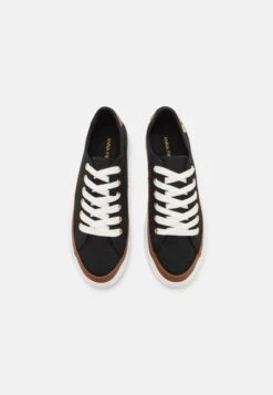 Wide Fit - Sneakers Laag - Black -Mode Schoenenwinkel 4725343bfb794d36bfc05eb186bdd6ea