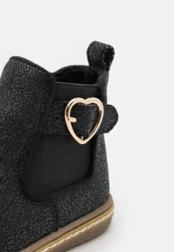 Friboo Korte Laarzen - Black 11 Friboo Korte Laarzen - Black -Mode Schoenenwinkel 479aef6e2d0346e7bcb0456f4e766a74