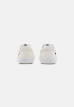 Pier One Unisex - Sneakers Laag - White -Mode Schoenenwinkel 4875ff60289d451696f32d2c44634d4c