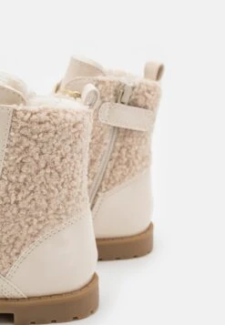 Friboo Veterboots - Nude 11 Friboo Veterboots - Nude -Mode Schoenenwinkel 4962b11886164aecbbd42ea690c24d22