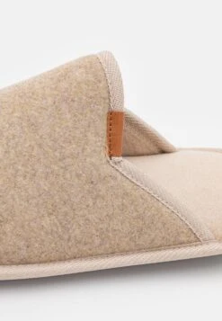 Pier One Pantoffels - Beige 11 Pier One Pantoffels - Beige -Mode Schoenenwinkel 4bb8e183218649be8d160cd154643fa0