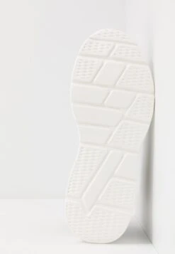 Pier One Sneakers Hoog - Black/White 11 Pier One Sneakers Hoog - Black/White -Mode Schoenenwinkel 52b5e07059e148baa03e0194b33ba8c5