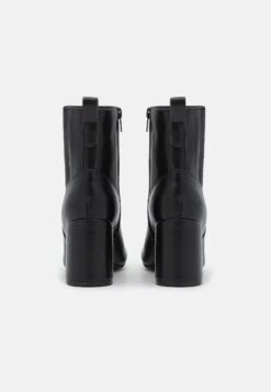 Anna Field Korte Laarzen - Black -Mode Schoenenwinkel 5d2d432fbb5944eab4f8cbec25e459e2