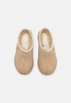 Ugg Tasman - Pantoffels - Mustard Seed/White -Mode Schoenenwinkel 5eba1d2c9f0b44e399bdf3fcb32f97dd