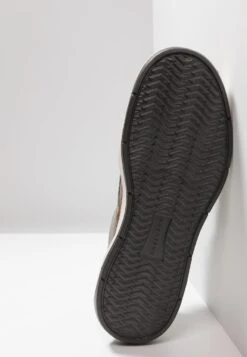 Skechers Moreno - Sneakers Laag - Taupe -Mode Schoenenwinkel 6ea3e5982b3a4b8b917daac804967e26