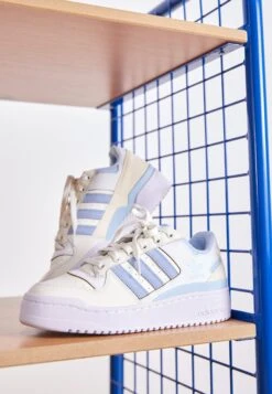 Adidas Originals Forum Bold Stripes W - Sneakers Laag - Off White/Clear Sky/White -Mode Schoenenwinkel 749e9df6dccb4344bbef42f3b6def0f2