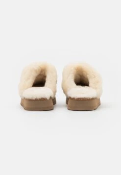 Ugg Disquette - Pantoffels - Chestnut 13 Ugg Disquette - Pantoffels - Chestnut -Mode Schoenenwinkel 7ad139fafb204b06939c1bed1b37bd51