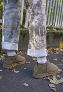 Ugg Korte Laarzen - Marrone -Mode Schoenenwinkel 805545edaa1f4bd18248d04b1a641ed4