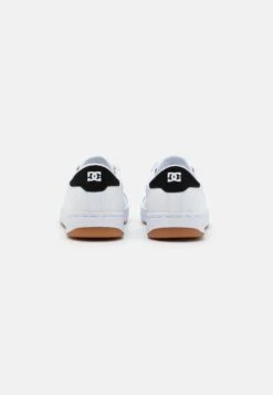 DC SHOES Striker Unisex - Sneakers Laag - White/Black -Mode Schoenenwinkel 8256fc90c2f6467fb37d27b5ace9d9a5