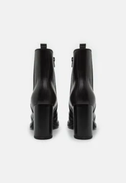 Leather- Enkellaarsjes Met Hoge Hak - Black -Mode Schoenenwinkel 8285c3f6f7d94045bb79e27db56d5a46