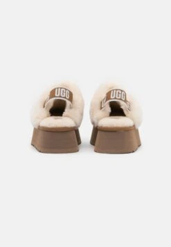 Ugg Funkette - Pantoffels - Chestnut -Mode Schoenenwinkel 8558314d6725466c93610e1fcaf3c85e