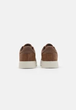 Pier One Unisex - Sneakers Laag - Cognac -Mode Schoenenwinkel 8fc46a00bfc54014b9ab0c4b860fd9e9