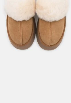 Ugg Funkette - Pantoffels - Chestnut -Mode Schoenenwinkel 9306b3661e5d4014a937d49ca8b0ac7e