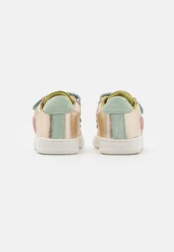 Friboo Leather - Sneakers Laag - Gold 8 Friboo Leather - Sneakers Laag - Gold -Mode Schoenenwinkel 93ee529309e54e0395133b04656bf5de