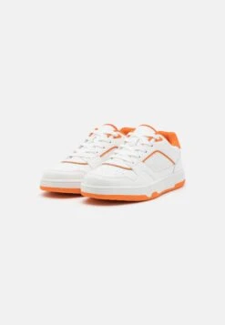 Sneakers Laag - White/Orange 8 Sneakers Laag - White/Orange -Mode Schoenenwinkel 942ab1e2a7814729a849f8a453c4132f