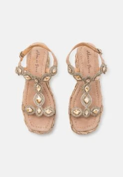 Alma En Pena Sandalen Met Sleehak - Beige 11 Alma En Pena Sandalen Met Sleehak - Beige -Mode Schoenenwinkel 95ad3eb72c8b4812b064e413e60bd6f5