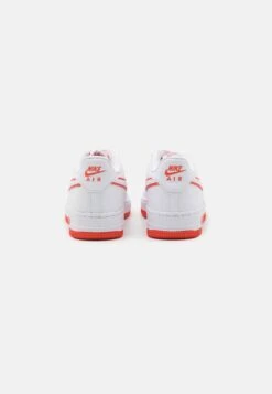 Nike Sportswear Air Force 1 Unisex - Sneakers Laag - White/Picante Red 8 Nike Sportswear Air Force 1 Unisex - Sneakers Laag - White/Picante Red -Mode Schoenenwinkel 97225fc4b6504d33880658d82251c62f