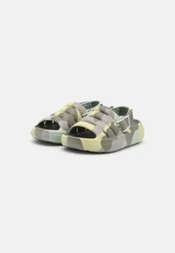 Ugg Sport Yeah Camopop - Sandalen - Moss Green -Mode Schoenenwinkel a62d21f623ed4ff7b760b41976672ff9