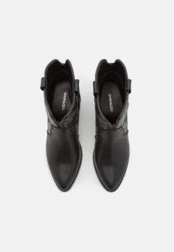 Even&Odd Cowboy-/Bikerlaarsjes - Black 10 Even&Odd Cowboy-/Bikerlaarsjes - Black -Mode Schoenenwinkel a79422ce4fa64d1b84aa35633e753858