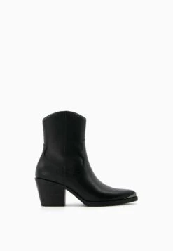 BERSHKA Heeled With Metallic Toe - Cowboy-/Bikerlaarsjes - Black 13 BERSHKA Heeled With Metallic Toe - Cowboy-/Bikerlaarsjes - Black -Mode Schoenenwinkel aa55e44a5fcc4e98b9cc58b850cd757b