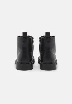 Pier One Unisex - Veterboots - Black 8 Pier One Unisex - Veterboots - Black -Mode Schoenenwinkel b4bba21c5c5045809f9f89fdc8738ce6