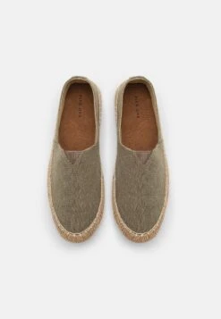 Pier One Espadrilles - Brown 9 Pier One Espadrilles - Brown -Mode Schoenenwinkel b8b6a1b5c8f4462e91558b6bd6046520