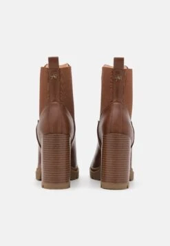 Anna Field Korte Laarzen - Cognac 9 Anna Field Korte Laarzen - Cognac -Mode Schoenenwinkel bdaa71fd028841c6b1149ba4351c74b3