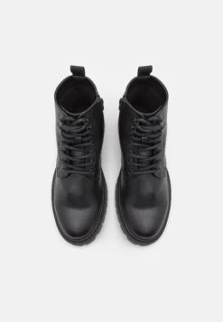 Pier One Unisex - Veterboots - Black 9 Pier One Unisex - Veterboots - Black -Mode Schoenenwinkel be294022a8fa4b439a852bd7c70d8bb6