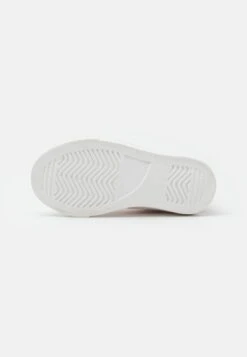 Friboo Sneakers Hoog - Rose Gold -Mode Schoenenwinkel bf061bae72f046f1b8e69eb1a4687583