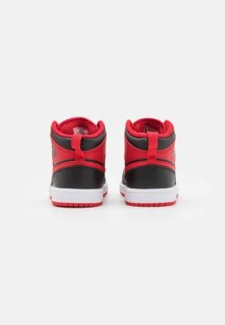 Jordan 1 Mid Unisex - Basketbalschoenen - Black/Fire Red/White -Mode Schoenenwinkel bfd37b54ba844f539df80830e67f21df
