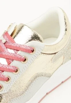 Friboo Sneakers Laag - Gold -Mode Schoenenwinkel c0dc03a794b147ebbedc533d44726a96