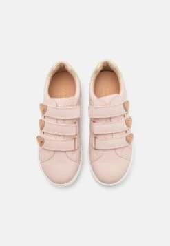 Friboo Sneakers Laag - Light Pink 9 Friboo Sneakers Laag - Light Pink -Mode Schoenenwinkel c7c34496ca0f4fc8a35eeb990676daca