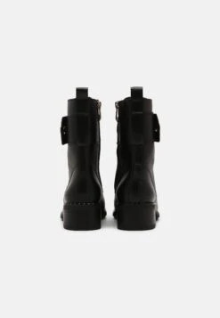 Tamaris Veterboots - Black/Gold 11 Tamaris Veterboots - Black/Gold -Mode Schoenenwinkel c9a03b5922cd4a4e8143e369f6a7e694