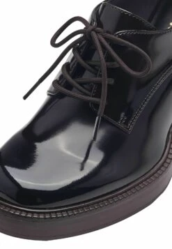 Tamaris Trotteur - Veterpumps - Mocca -Mode Schoenenwinkel d248789a6a984bd39397100662817e7b