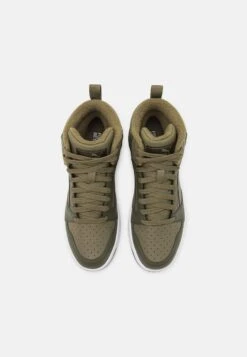 Puma Rebound V6 Mid Jr Unisex - Sneakers Hoog - Alpine Snow/Sand Dune/White 9 Puma Rebound V6 Mid Jr Unisex - Sneakers Hoog - Alpine Snow/Sand Dune/White -Mode Schoenenwinkel d4cde7f05d8e49fd8978e91d2c1b8400