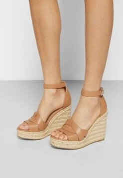 Steve Madden Sivian - Sandalen Met Hoge Hak - Camel -Mode Schoenenwinkel daf19e6f2cf1455f97e29475188049aa