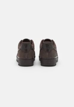 Nike Sportswear Nike Air Force 1 Premium - Sneakers Laag - Velvet Brown -Mode Schoenenwinkel dd708d6df6ec413795281a3f9db47466