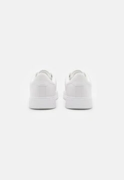 Pier One Unisex - Sneakers Laag - White -Mode Schoenenwinkel dff51b9dd14c4b51b6b5c86184532a87